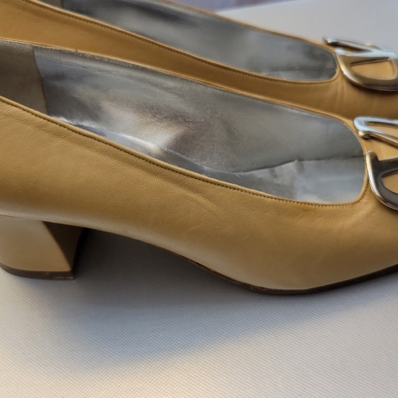 Valentino "Miss V" Signature Heels Size 7 - Picture 3 of 11
